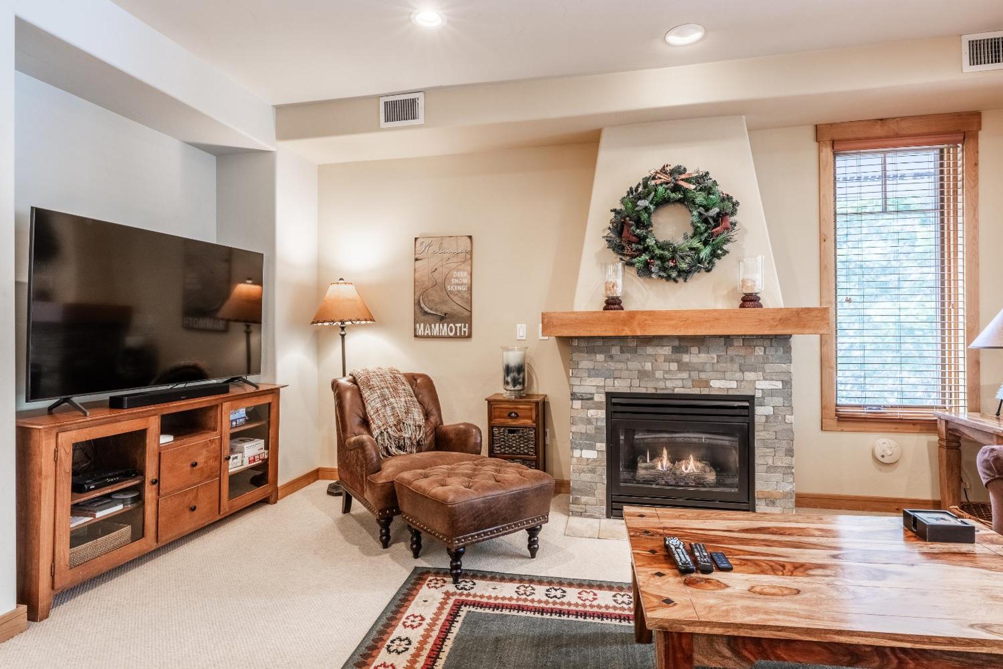 Willa Upscale 4 Bed, 3 Bath At The Woodwinds With Amazing Mountain Views And Golf Course Access And Private Hot Tub And Garage Sleeps 10 Mammoth Lakes Zewnętrze zdjęcie